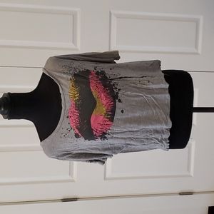 Cool Graphic Lip Scoop-Neck Tee from Forever21 Size Medium